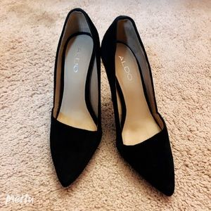 Aldo black suede heals